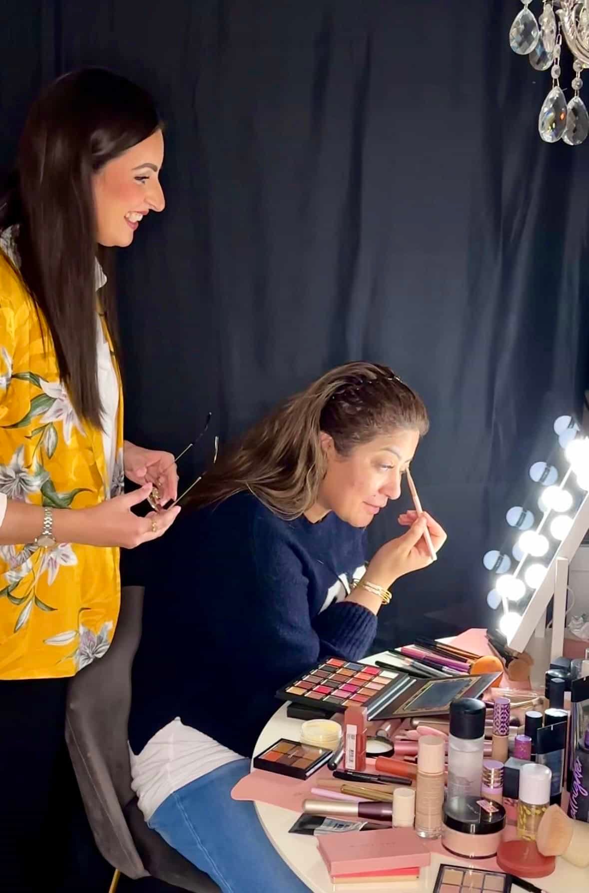Makeup lesson moment